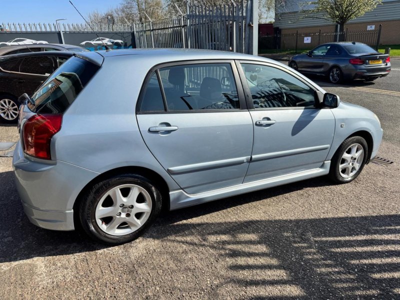 TOYOTA COROLLA