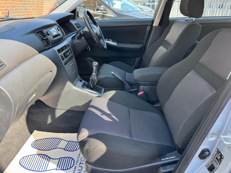 TOYOTA COROLLA