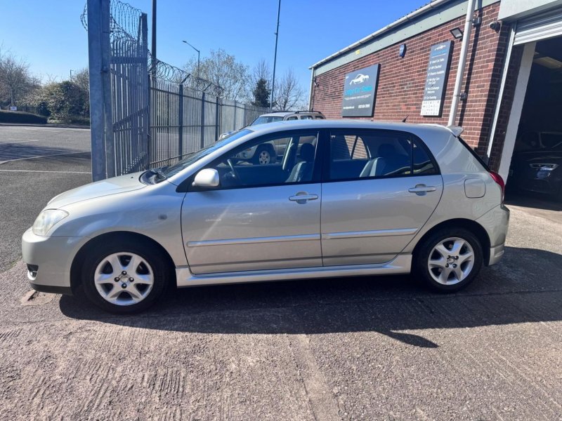 TOYOTA COROLLA