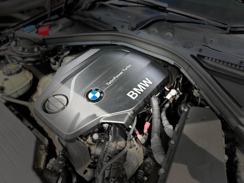 BMW 3 SERIES